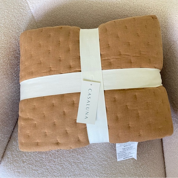 Casaluna Bedding Casaluna Queen Cashmere Blend Quilt Warm Brown